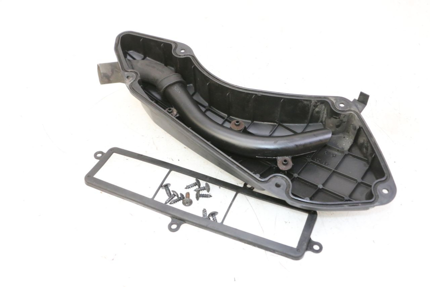 photo de TAMPA DA CAIXA DE AR SUZUKI BURGMAN 125 (2007 - 2014) - Detalhe da peça