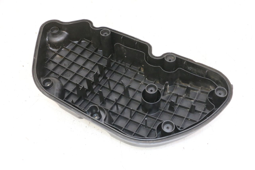 photo de TAMPA DA CAIXA DE AR GILERA NEXUS 300 (2008 - 2013) - Detalhe da peça