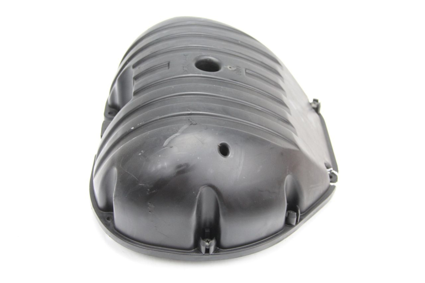 photo de TAMPA DA CAIXA DE AR SUZUKI GSR 600 (2005 - 2012) - Detalhe da peça