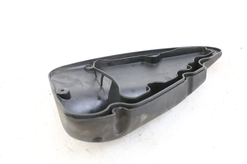 photo de TAMPA DA CAIXA DE AR RENAULT KOURANOS 125 (2001 - 2004) - Detalhe da peça