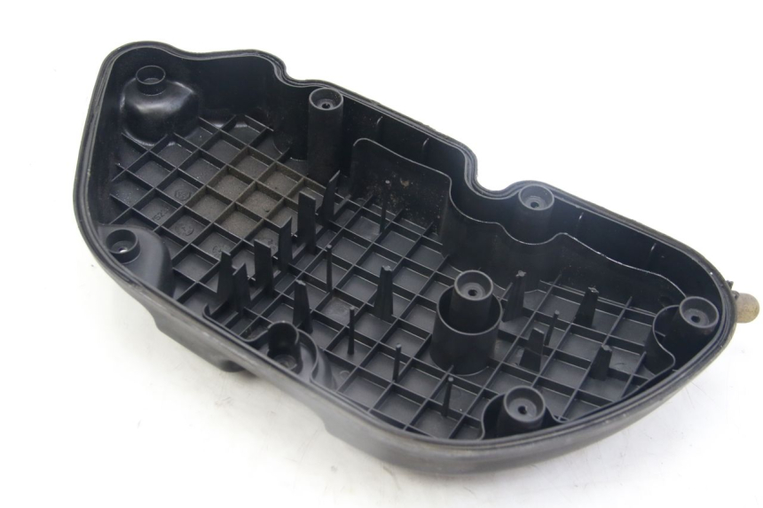 photo de TAMPA DA CAIXA DE AR PIAGGIO MP3 125 (2006 - 2014) - Pontos de fixação
