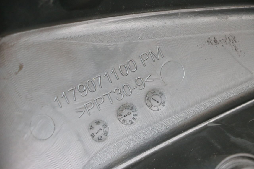 photo de TAMPA DA CAIXA DE AR PEUGEOT KISBEE 4T 50 (2018 - 2022) - Detalhe da peça