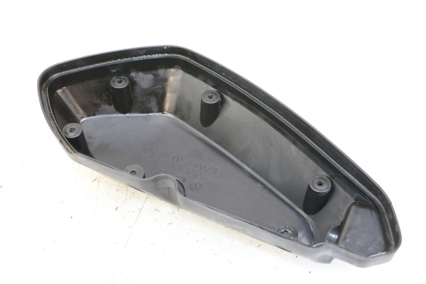 photo de TAMPA DA CAIXA DE AR PEUGEOT KISBEE 4T 50 (2018 - 2022) - Zoom do estado de desgaste