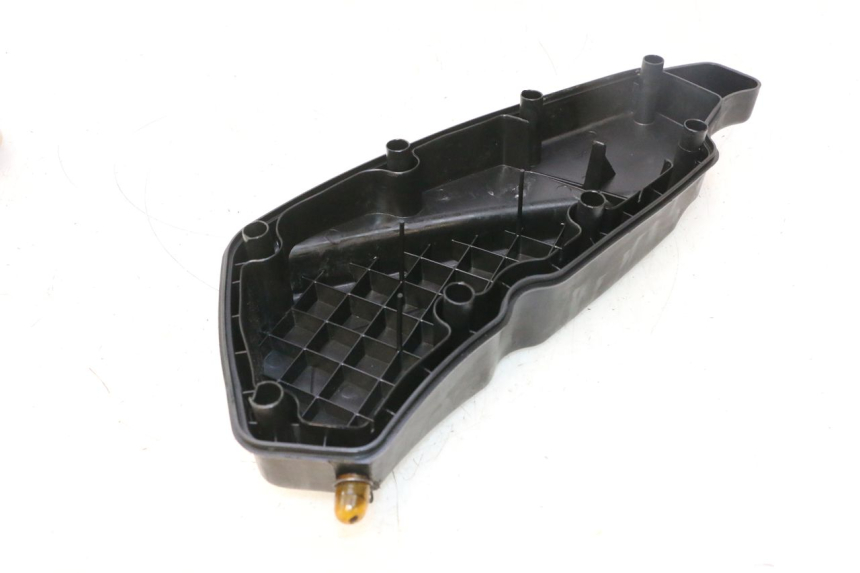 photo de TAMPA DA CAIXA DE AR PEUGEOT SATELIS 125 (2006 - 2009) - Outro ângulo de visão