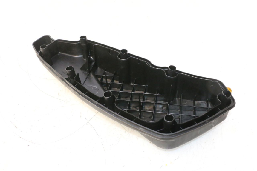 photo de TAMPA DA CAIXA DE AR PEUGEOT SATELIS 125 (2006 - 2009) - Ampliação técnica