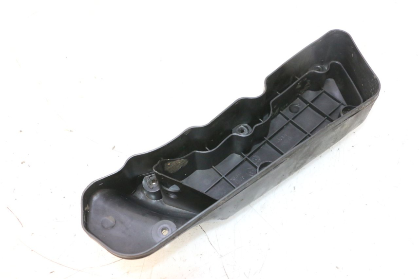 photo de TAMPA DA CAIXA DE AR APRILIA SR 2T 50 (2012 - 2017) - Detalhe da peça