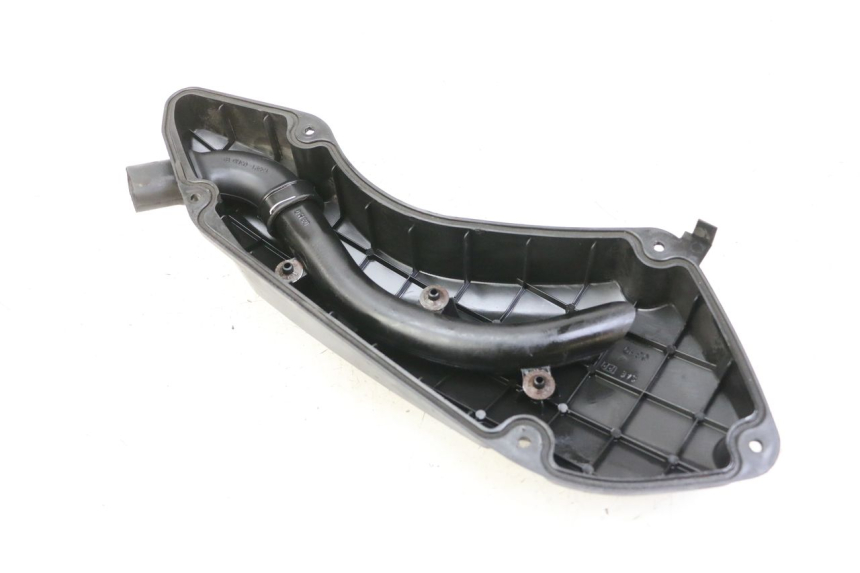 photo de TAMPA DA CAIXA DE AR SUZUKI BURGMAN 125 (2015 - 2017) - Detalhe da peça