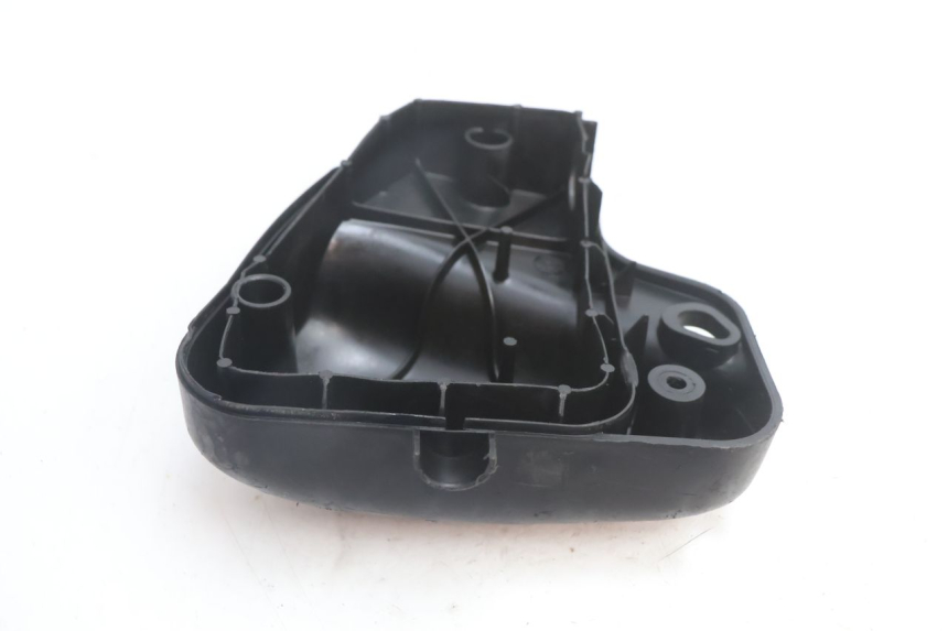 photo de TAMPA DA CAIXA DE AR PEUGEOT TREKKER TKR 50 (2005 - 2014) - Outro ângulo de visão