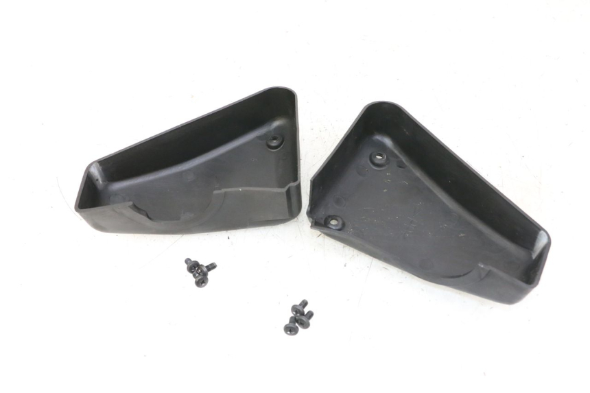 photo de TAMPA DA CAIXA DE AR YAMAHA FZS FAZER 600 (2001 - 2003) - Detalhe da peça