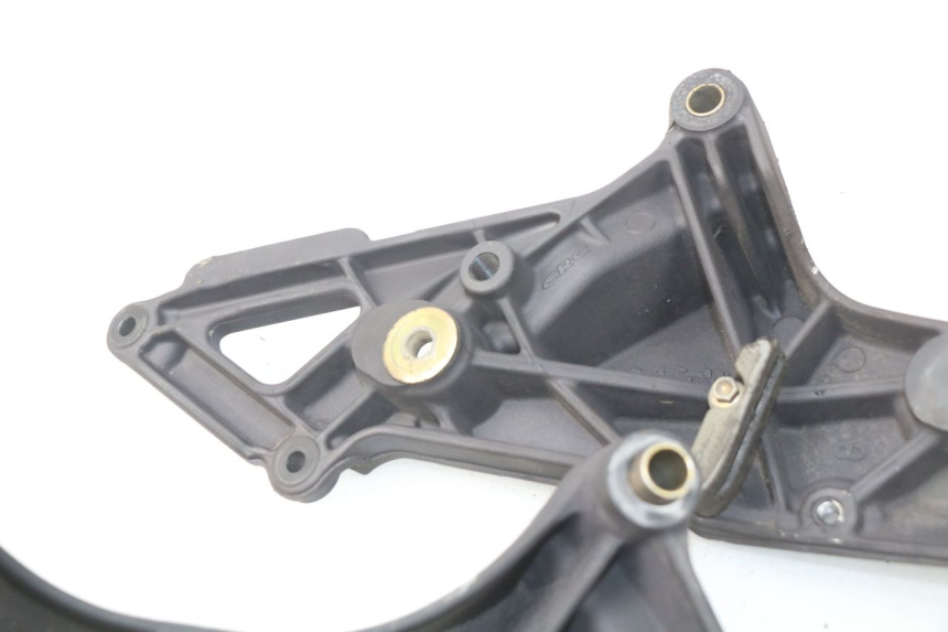 photo de TAMPA LATERAL DO CHASSI MV AGUSTA BRUTALE R WALLY 910 (2008 - 2008) - Zoom do estado de desgaste