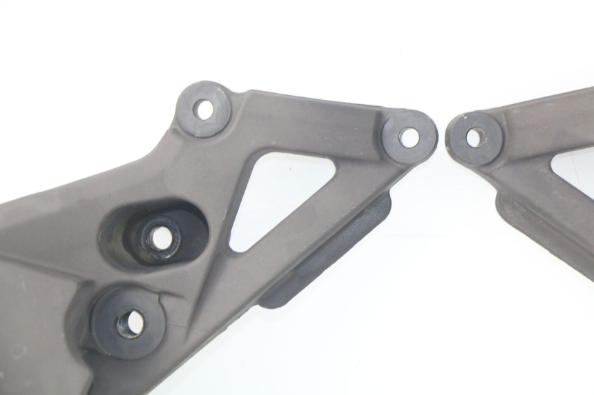 photo de TAMPA LATERAL DO CHASSI MV AGUSTA BRUTALE R WALLY 910 (2008 - 2008) - Estado da superfície