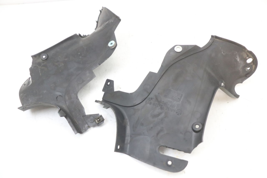 photo de TAMPA LATERAL DO CHASSI BMW C1 125 (2000 - 2003) - Ampliação técnica