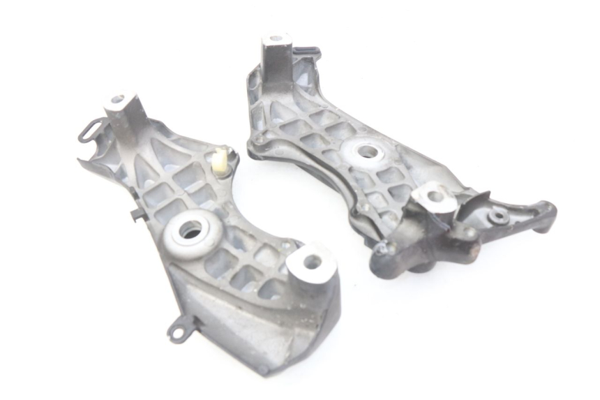 photo de TAMPA LATERAL DO CHASSI HONDA CBRF CBR-F PC41 600 (2011 - 2013) - Detalhe da peça