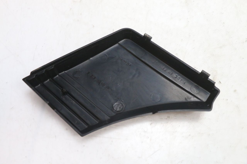 photo de TAMPA LATERAL DO QUADRO DIREITO PEUGEOT 103 SPX CLIP 50 (1989 - 1992) - Zoom do estado de desgaste