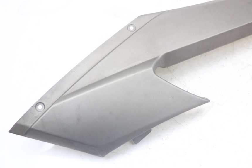photo de TAMPA LATERAL DIREITA DO CHASSI QUADRO 3D S 350 (2013 - 2018) - Detalhe da peça