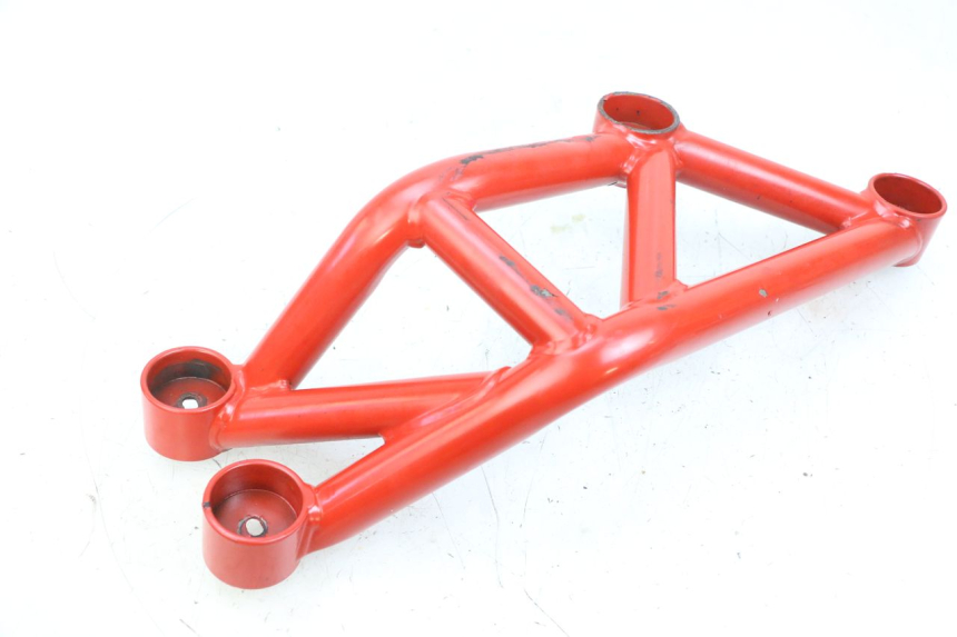 photo de TAMPA LATERAL DIREITA DO CHASSI MAG POWER BOMBERS 4T 50 (2016 - 2026) - Pontos de fixação