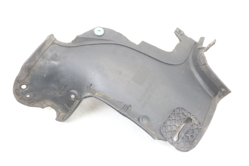 photo de TAMPA LATERAL DIREITA DO CHASSI BMW C1 125 (2000 - 2003) - Ampliação técnica