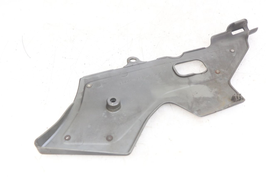 photo de TAMPA LATERAL DIREITA DO CHASSI HONDA CBR F SC25 1000 (1989 - 1992) - Detalhe da peça