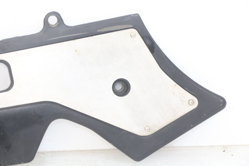 photo de TAMPA LATERAL DIREITA DO CHASSI HONDA CBR F SC25 1000 (1989 - 1992) - Ampliação técnica