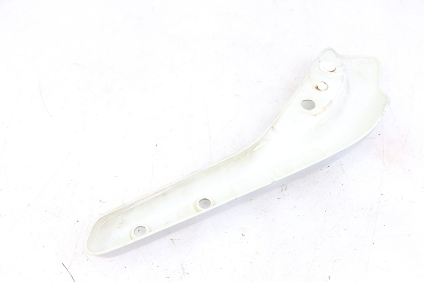 photo de TAMPA LATERAL DIREITA DO CHASSI APRILIA CLASSIC 125 (1995 - 2001) - Outro ângulo de visão