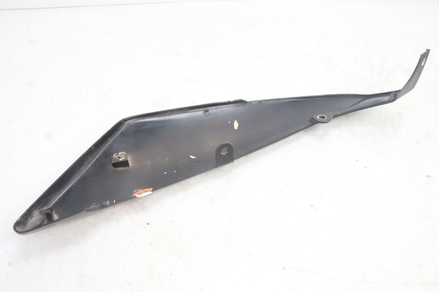 photo de TAMPA LATERAL DO QUADRO DIREITO MBK DAKOTA 50 (2003 - 2008) - Pontos de fixação