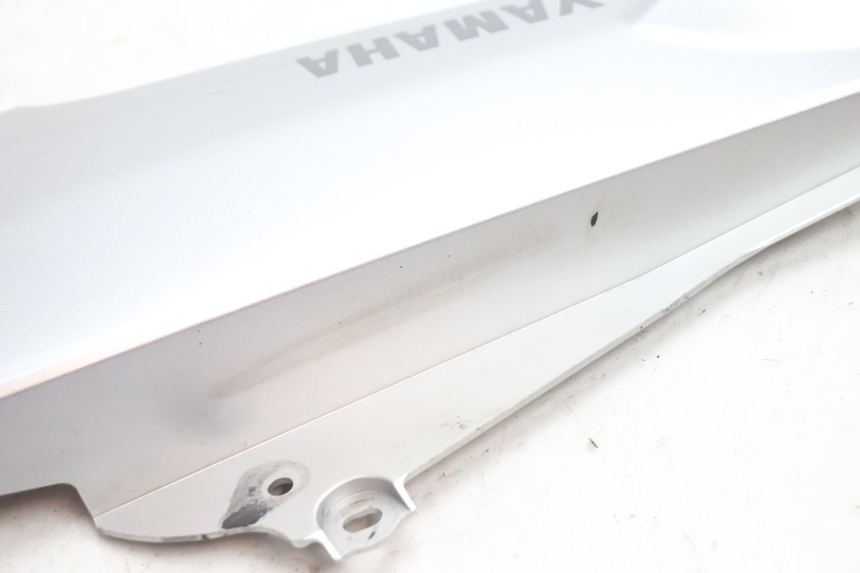photo de TAMPA LATERAL DO QUADRO DIREITO YAMAHA FJR 1300 (2001 - 2005) - Zoom do estado de desgaste