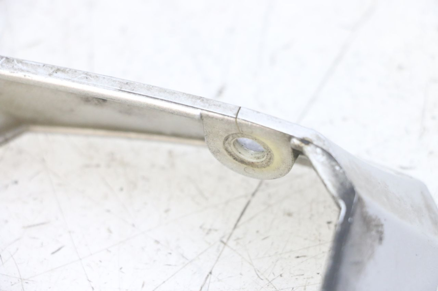photo de TAMPA LATERAL DIREITA DO CHASSI HONDA FJS SILVERWING SILVER WING 600 (2001 - 2010) - Zoom do estado de desgaste