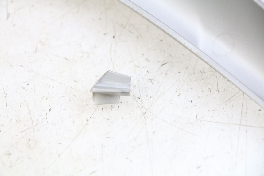 photo de TAMPA LATERAL DIREITA DO CHASSI PIAGGIO FLY 2T 50 (2004 - 2017) - Ampliação técnica