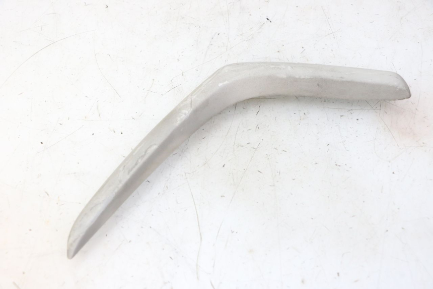 photo de TAMPA LATERAL DIREITA DO CHASSI PIAGGIO FLY 2T 50 (2004 - 2017) - Detalhe da peça