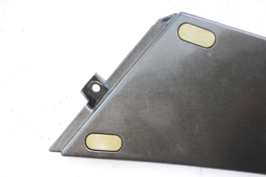photo de TAMPA LATERAL DO QUADRO DIREITO KAWASAKI GPX F ZX750F 750 (1986 - 1990) - Ampliação técnica