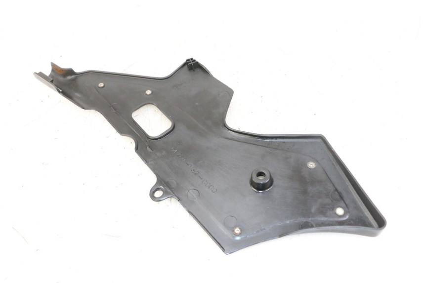 photo de TAMPA LATERAL DIREITA DO CHASSI HONDA CBR F 1000 (1993 - 1996) - Outro ângulo de visão