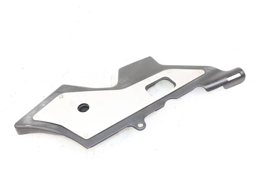 photo de TAMPA LATERAL DIREITA DO CHASSI HONDA CBR F 1000 (1993 - 1996) - Vista geral