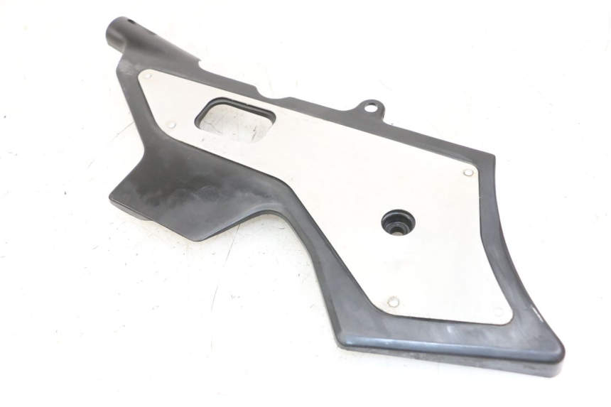 photo de TAMPA LATERAL DIREITA DO CHASSI HONDA CBR F 1000 (1993 - 1996) - Pontos de fixação