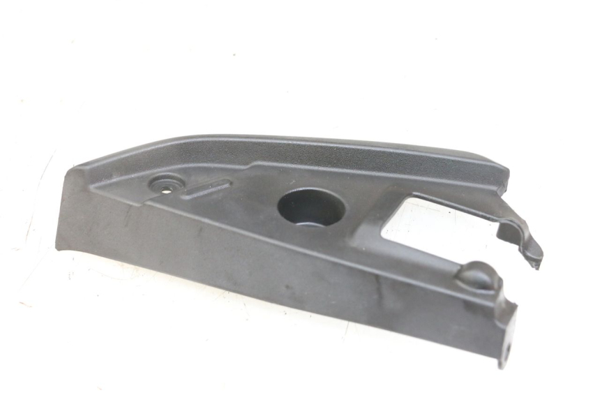 photo de TAMPA LATERAL DIREITA DO CHASSI HONDA SH i 300 (2015 - 2020) - Outro ângulo de visão