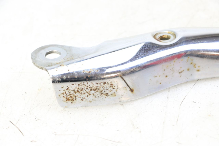 photo de TAMPA LATERAL DIREITA DO CHASSI HONDA VT C2 SHADOW 750 (1997 - 2001) - Ampliação técnica