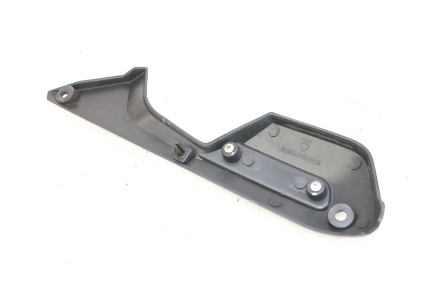 photo de TAMPA LATERAL DIREITA DO CHASSI KEEWAY K-LIGHT KLIGHT 125 (2018 - 2025) - Detalhe da peça