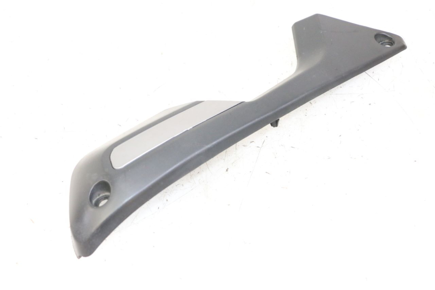 photo de TAMPA LATERAL DIREITA DO CHASSI KEEWAY K-LIGHT KLIGHT 125 (2018 - 2025) - Ampliação técnica