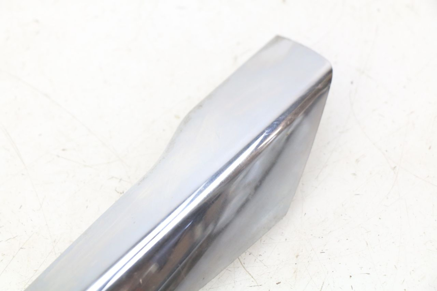 photo de TAMPA LATERAL DIREITA DO CHASSI PIAGGIO LIBERTY IGET S 125 (2016 - 2020) - Detalhe da peça