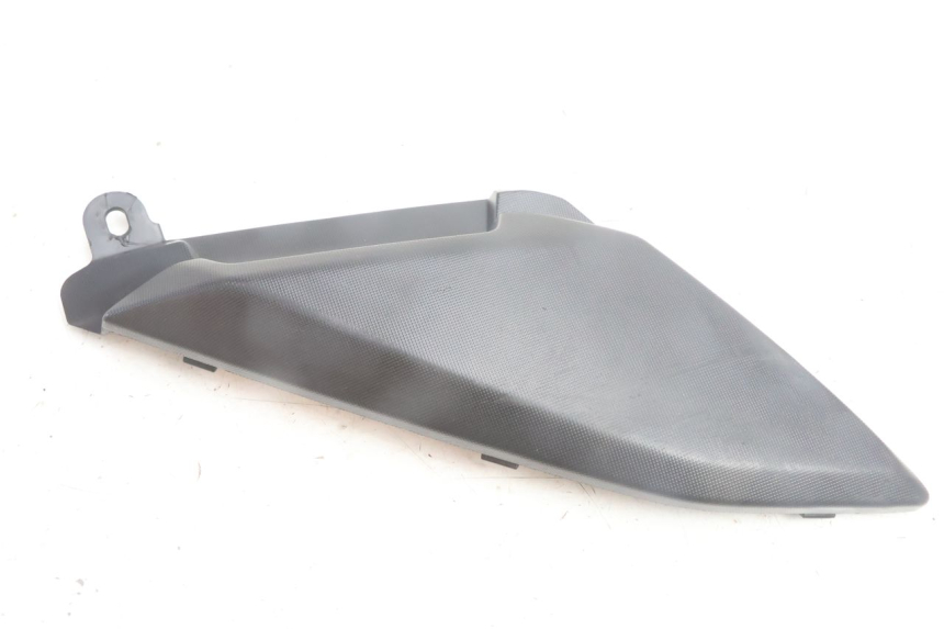 photo de TAMPA LATERAL DO QUADRO DIREITO YAMAHA N-MAX NMAX 125 (2021 - 2024) - Detalhe da peça