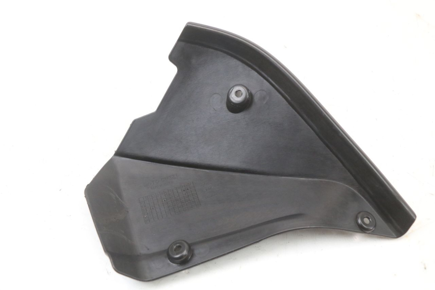 photo de TAMPA LATERAL DIREITA DO CHASSI MOTO GUZZI NORGE 8V GT 1200 (2011 - 2016) - Zoom do estado de desgaste