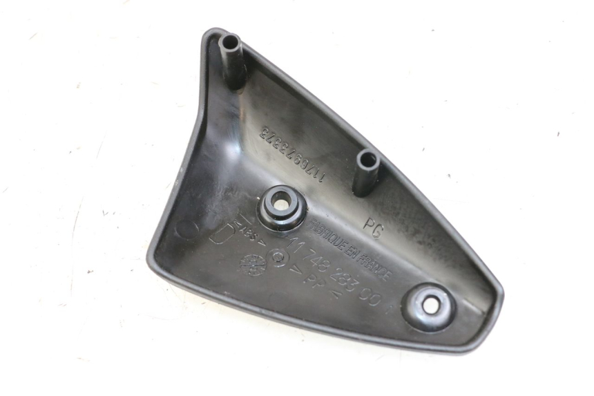 photo de TAMPA LATERAL DIREITA DO CHASSI PEUGEOT TKR TREKKER FURIOUS 50 (2005 - 2014) - Detalhe da peça