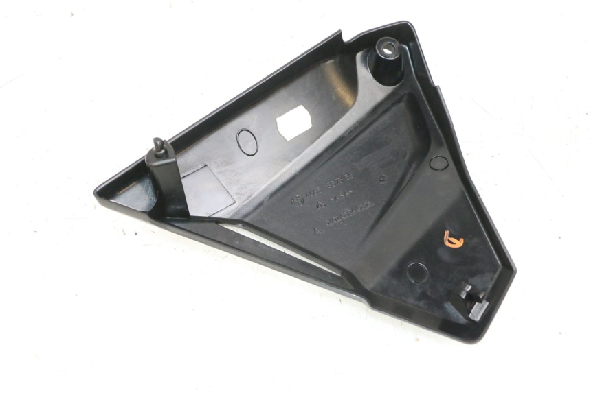 photo de TAMPA LATERAL DIREITA DO CHASSI BMW R GS 1250 (2021 - 2024) - Zoom do estado de desgaste