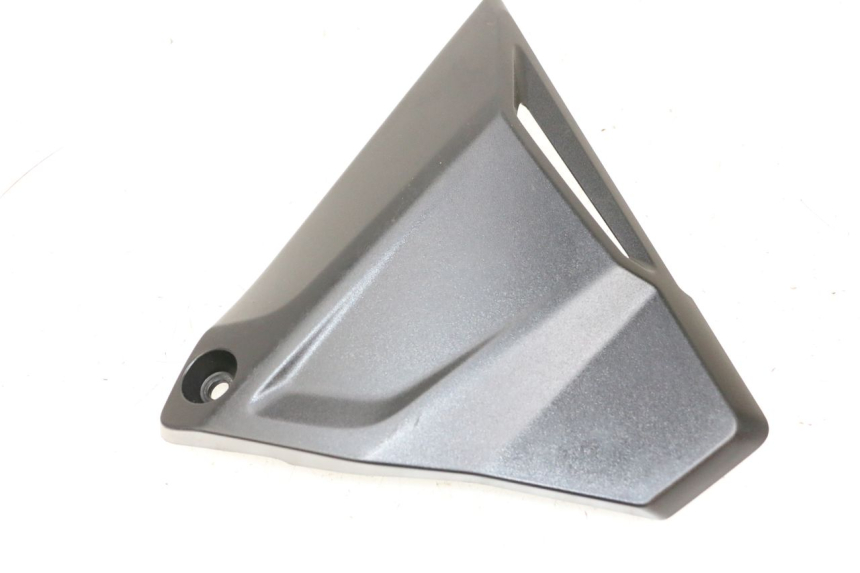 photo de TAMPA LATERAL DIREITA DO CHASSI BMW R GS 1250 (2021 - 2024) - Ampliação técnica