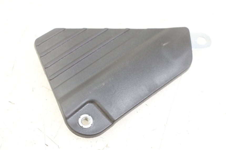 photo de TAMPA LATERAL DIREITA DO CHASSI ROYAL ENFIELD HYMALAYAN 410 (2016 - 2023) - Detalhe da peça