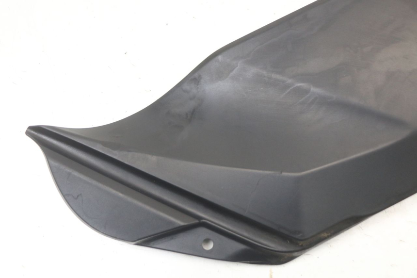 photo de TAMPA LATERAL DIREITA DO CHASSI SUZUKI GSR 750 (2011 - 2017) - Detalhe da peça