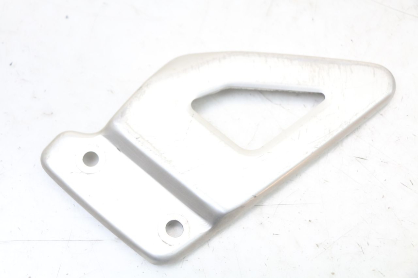 photo de TAMPA LATERAL DIREITA DO CHASSI SUZUKI SV S 650 (1999 - 2002) - Detalhe da peça