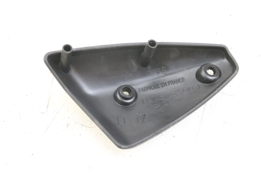 photo de TAMPA LATERAL DIREITA DO CHASSI PEUGEOT TKR TREKKER FURIOUS 50 (2005 - 2014) - Detalhe da peça