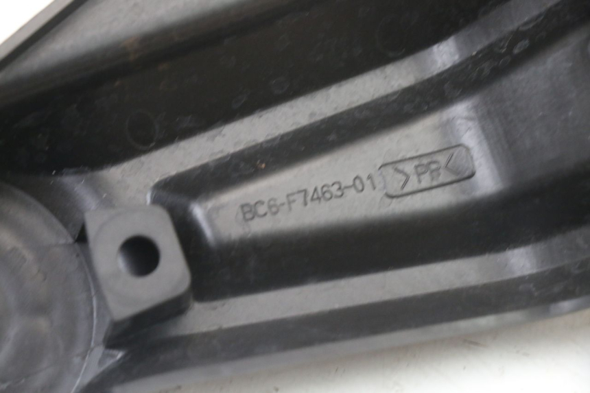 photo de TAMPA LATERAL DIREITA DO CHASSI YAMAHA TRACER 7 700 (2020 - 2024) - Ampliação técnica