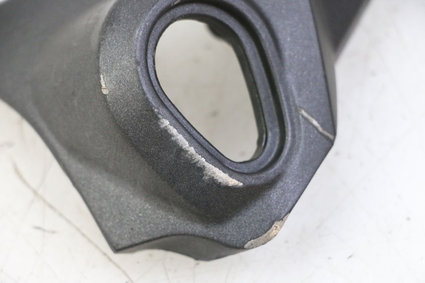 photo de TAMPA LATERAL DIREITA DO CHASSI YAMAHA FZ6 FAZER S2 600 (2007 - 2011) - Detalhe da peça