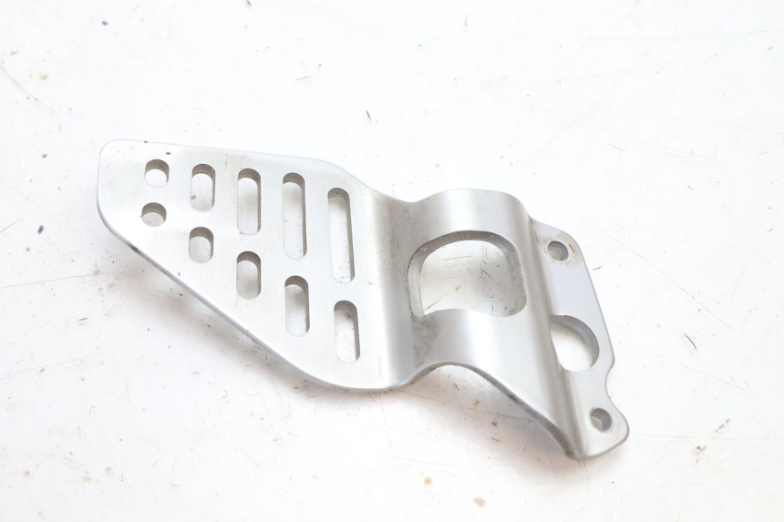 photo de TAMPA LATERAL DO QUADRO DIREITO YAMAHA YZF R6 600 (2008 - 2009) - Zoom do estado de desgaste